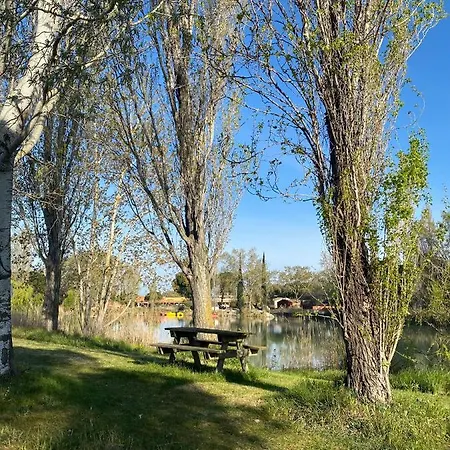 Joli Appartement 27M2 Oasis Provencale En Village Vacances En Camargue Arles Esterno foto